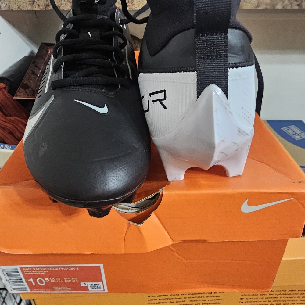 Nike Black and White Vapor Soccer Cleats